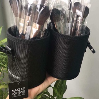Ống đựng cọ make up forever