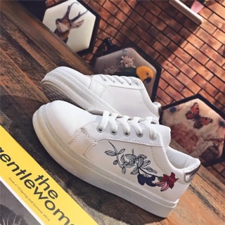 Giày sneaker hoa zaraa gót bạc