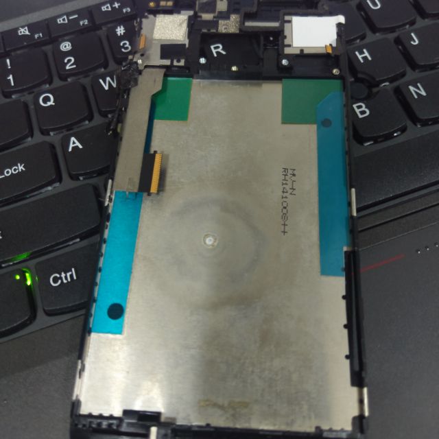 Khung màn hình kèm cụm âm lượng, sim htc m8