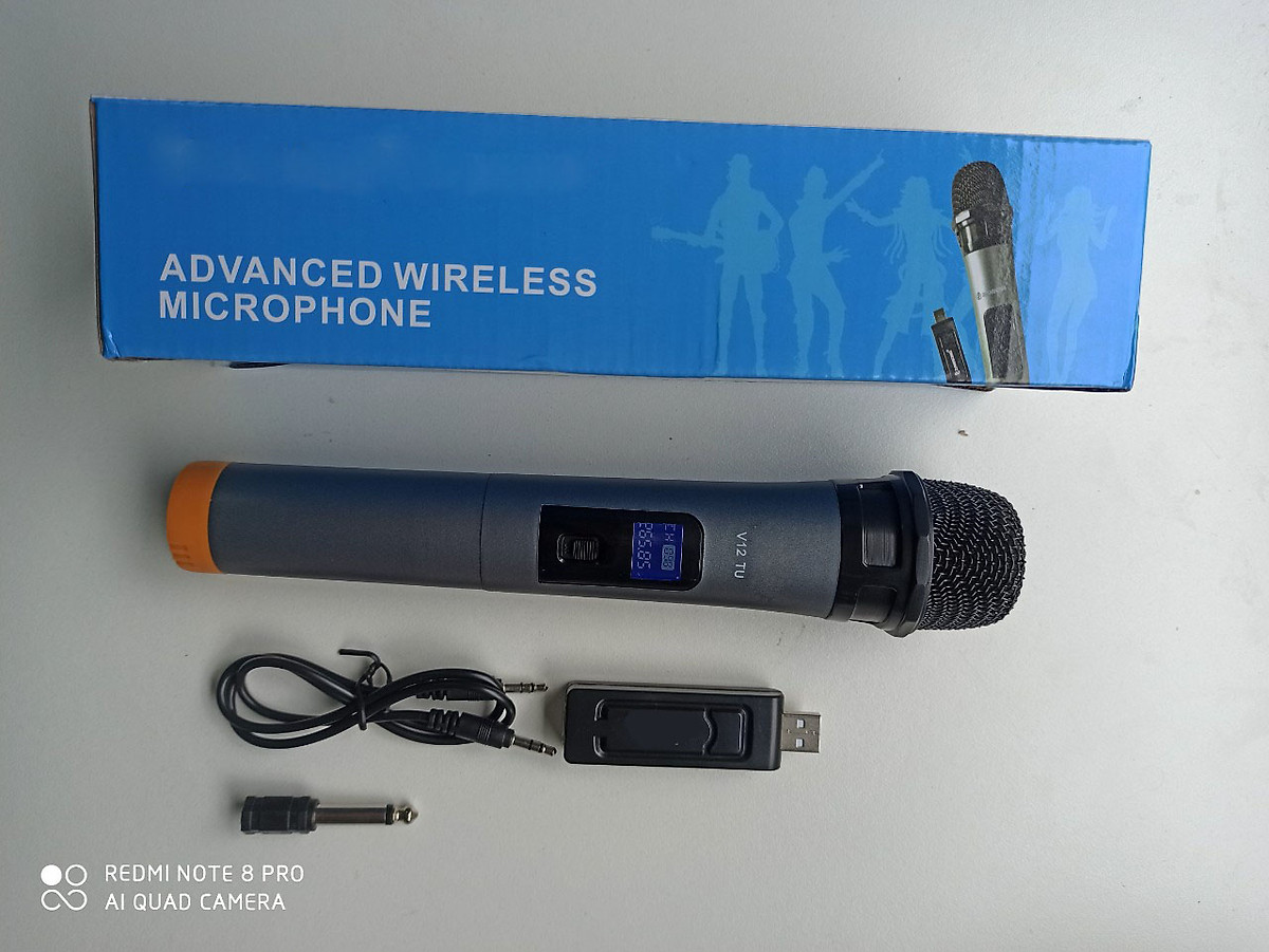 Bộ micro UHF dùng cho loa kéo , dàn âm thanh , hát karaoke V12 CHINH HANG giA RE mua cov