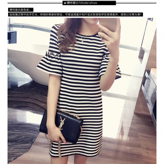 Đầm xuông kẻ đen trắng tay loa 014