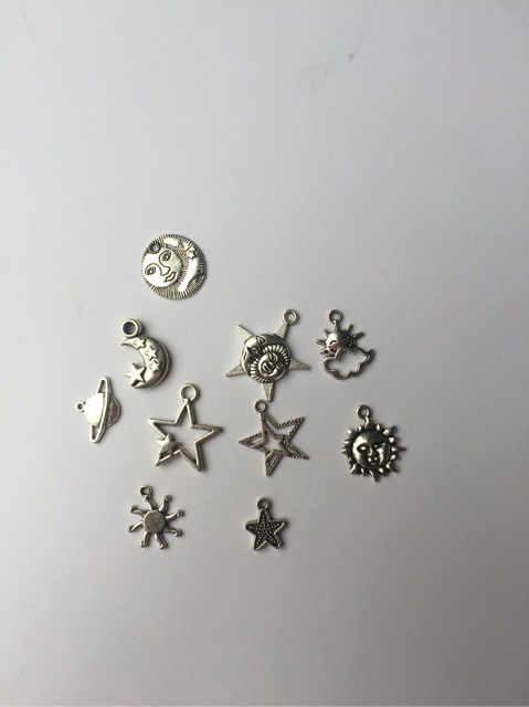 Túi vải nhung đen 12*18cm dây rút thêu hình sao đựng bài Tarot, trang sức, mỹ phẩm, điện thoại