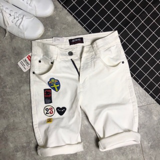 Quần short jean nam màu trắng kem, phối logo
