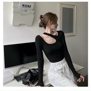 Áo thun gân khoét 1 lỗ hở vai tay dài croptop MC thoải mái dạo phố