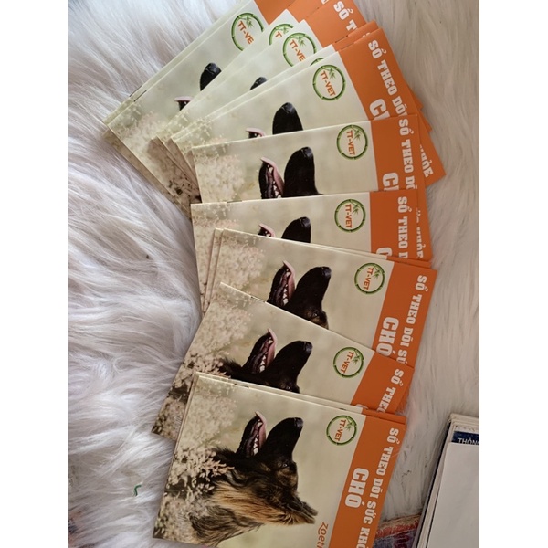 1 cuốn sổ theo dõi sức khoẻ cho Chó