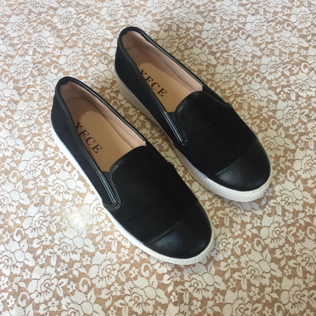 Giày slipon da lộn