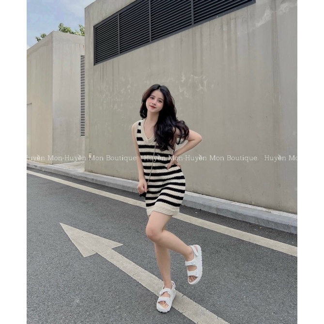 V804 - VÁY LEN MTG KẺ NGANG ĐEN TRẮNG SÁT NÁCH