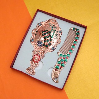 [CÓ VIDEO - ĐƯỢC CHỌN MÀU]Bộ gương lược cầm tay trang điểm bỏ túi khắc hình con công sang trọng, bắt mắt kèm hộp đẹp