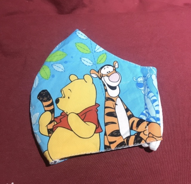 Khẩu trang vải gấu Pooh | BigBuy360 - bigbuy360.vn