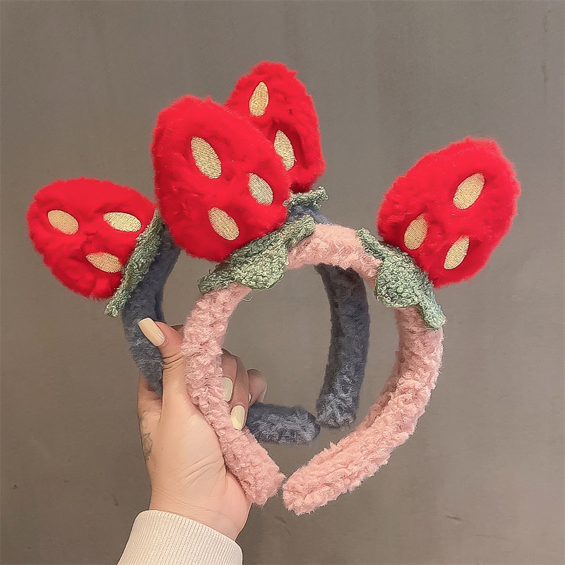 Cài tóc hình quả dâu dễ thương cho nữ