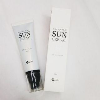 KEM CHỐNG NẮNG TRẮNG DA W.LAB