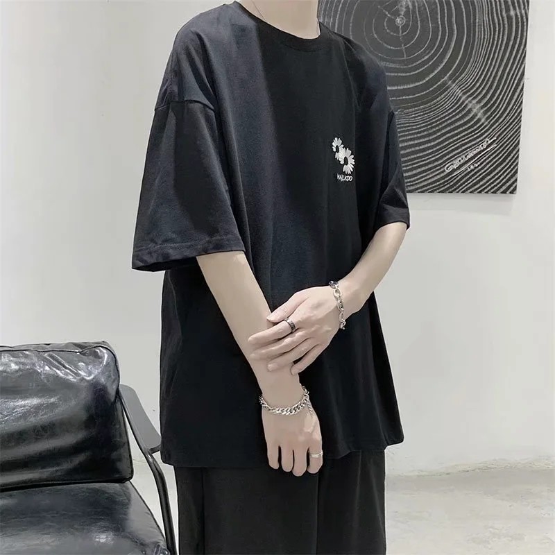 Áo thun tay ngắn cổ tròn có họa tiết thêu phong cách thời trang Hong Kong cho nam