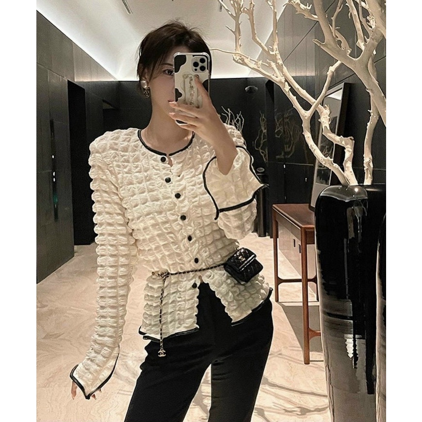 ÁO XỐP TRẮNG VIỀN ĐEN
