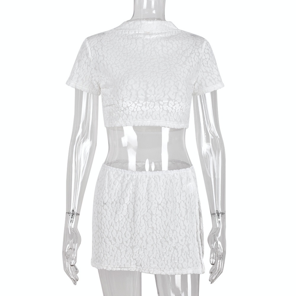 Set Áo Thun Ngắn Tay Cổ Tròn Và Chân Váy Lưng Thấp Xẻ Tà Thời Trang