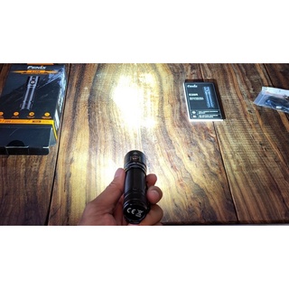 Đèn pin cầm tay Fenix E28R
