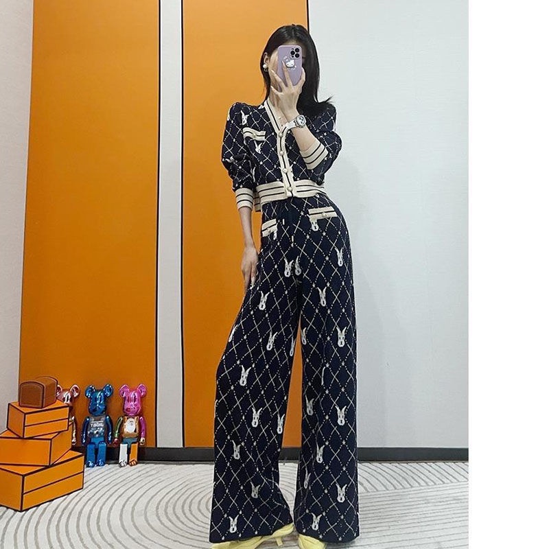Xiaoxiangfeng knitted suit 2022 Spring and Autumn New Women's Wear online celebrities Aging Fashion temperament wide-leg Pants two sets of Tide