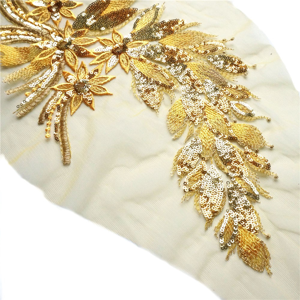 Miếng vải ren thêu hoa đính kim sa lấp lánh dùng may áo cưới DIY