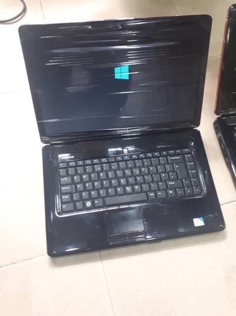 Laptop Dell 1545 đỏ đẹp thời trang thiết kế tinh khôi từng đường net | WebRaoVat - webraovat.net.vn