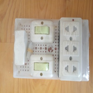 táp lô 2 công tắc 3 lỗ cấm ráp  sẵn