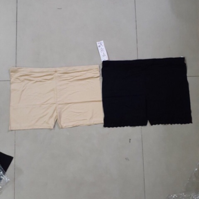 Quần đùi bầu có dây rút gài nút