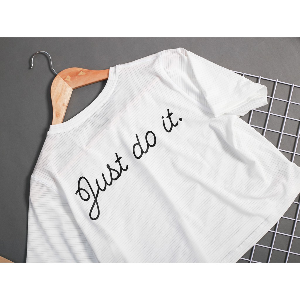 Bộ thể thao thời trang nữ đa năng gồm áo croptop và quần đùi dành cho các bạn gái tập gym, đi dạo phố hay mặc nhà