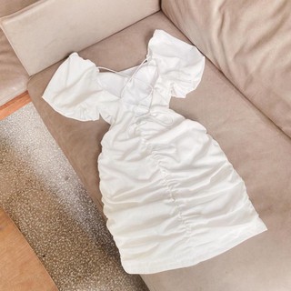 ĐẦM TRẮNG CỔ VUÔNG ĐAN LƯNG RÚT DÂY