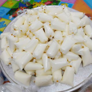 Yogurt. Sữa chua bịch (sữa chua túi) nhà làm siêu ngon. Có sẵn giao ngay.