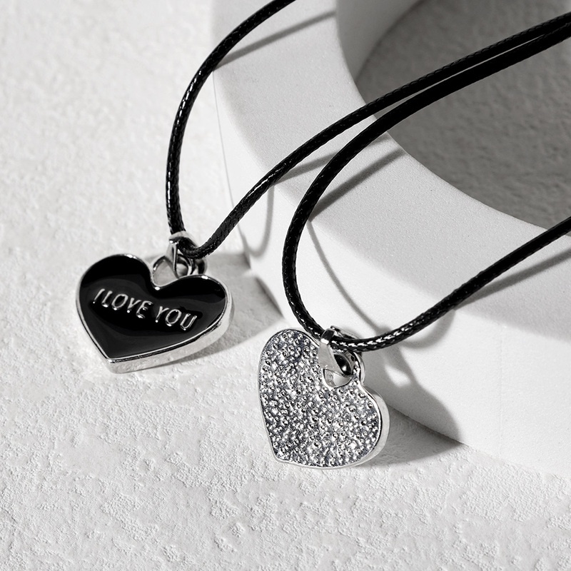 Vòng cổ Mặt Trái Tim Khắc Chữ I LOVE YOU Forever Màu Trắng Đen Dành Cho Cặp Đôi
