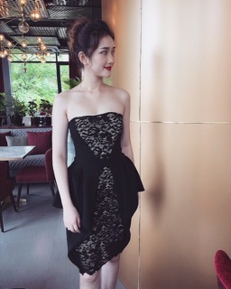 Váy cup dáng peplum