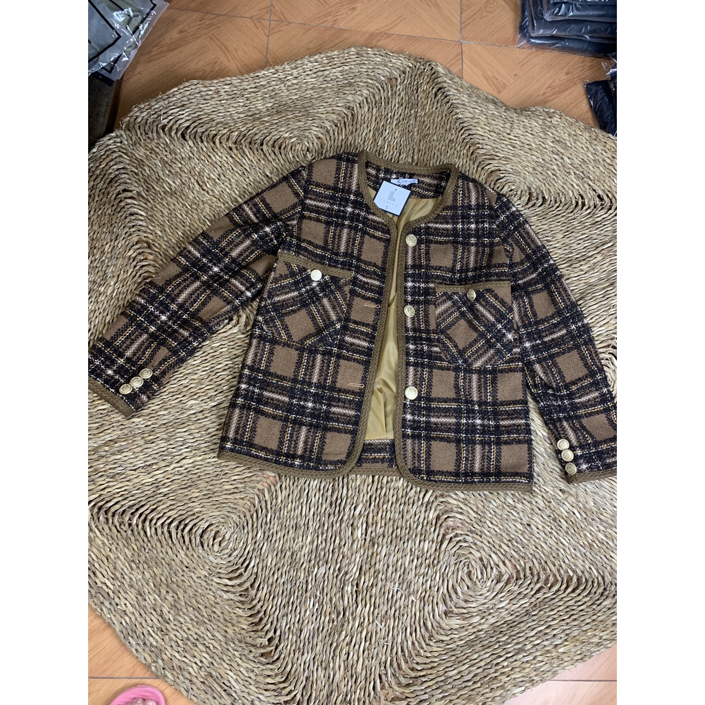 Áo dạ tweed kẻ nâu viền nâu cúc vàng dáng ngắn - 125