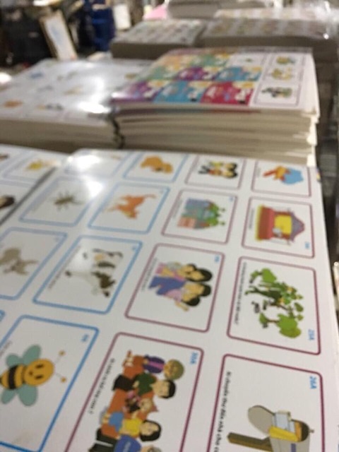 Bộ thẻ flashcards giúp trẻ phát triển ngôn ngữ và giao tiếp,gồm 5 chủ đề: Ai? , Cái gì? , Tại Sao? , Khi Nào? Ở Đâu?