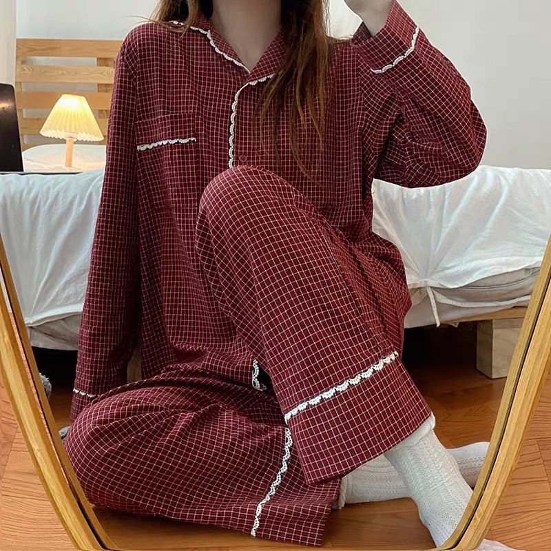 Đồ bộ ngủ Pyjama nữ hoạ tiết sọc caro kèm viền trắng | BigBuy360 - bigbuy360.vn