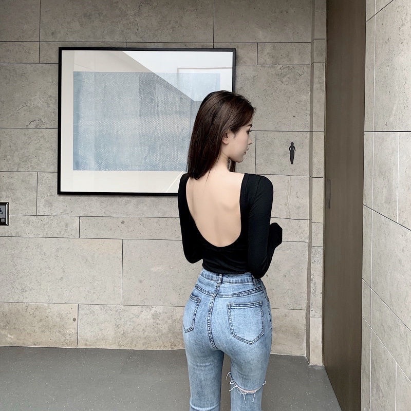 Áo dài tay hở lưng quyến rũ