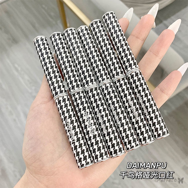 Son Môi Chống Thấm Nước Và Không Dính Cốc Với Thiết Kế Vỏ Họa Tiết Răng Cưa Độc Đáo