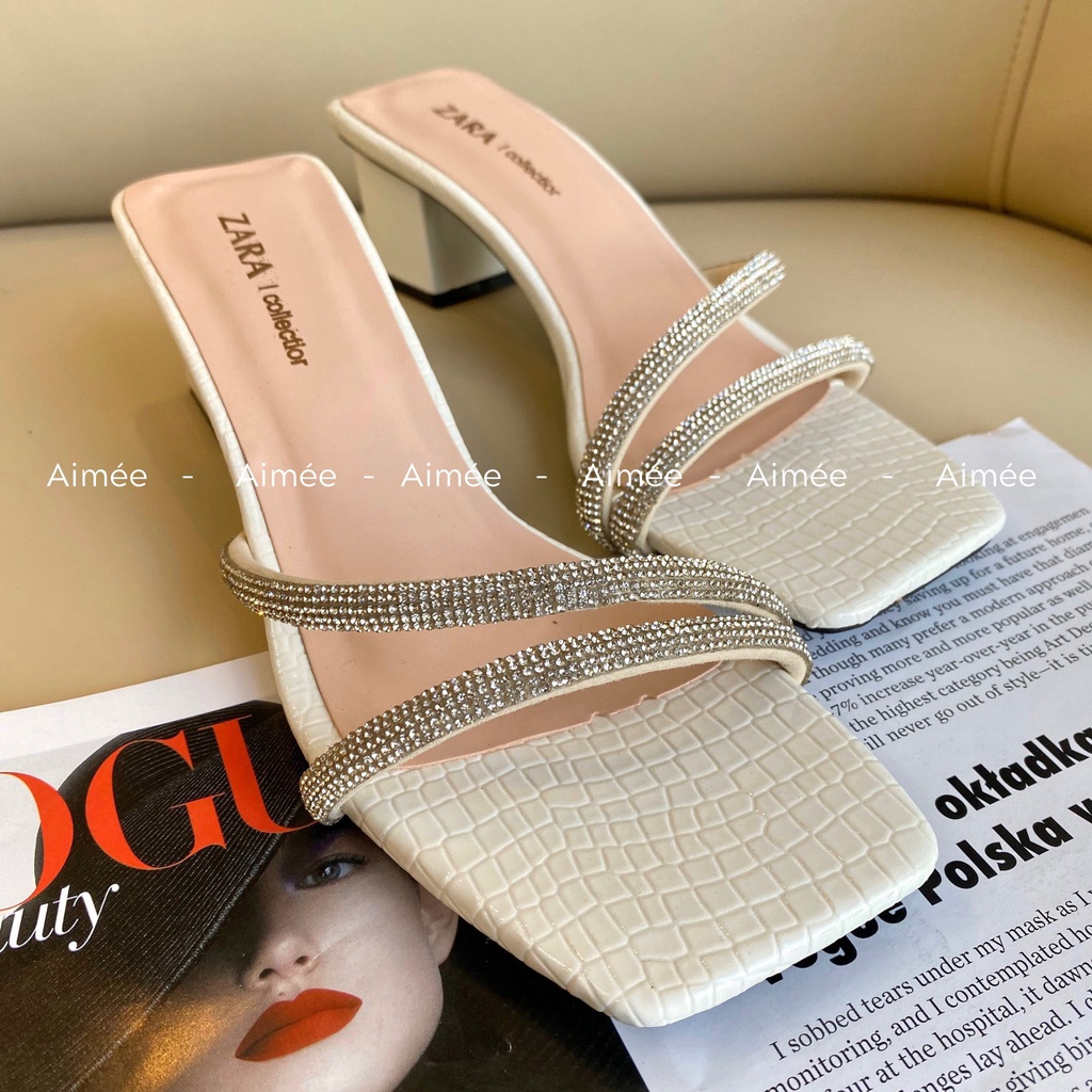 Dép Guốc Da Rắn Bóng Phối Dây Xoàn Đế Vuông 5 Phân Thiết Kế Khá Bắt Mắt Với Phần Dây Nổi Bật Tạo Cảm Giác Thon Gọn Đôi C