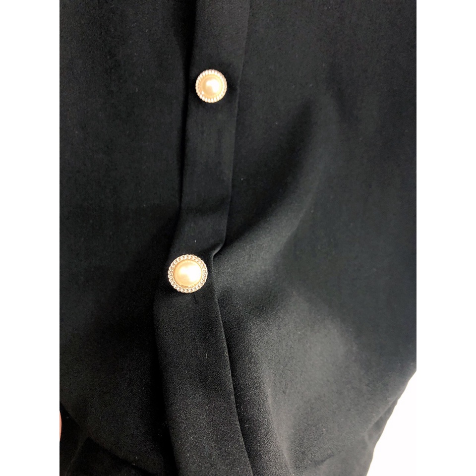 Váy bầu bigsize - Đầm bầu thiết kế GuMe màu đen xuông cổ tròn nhún bèo be chất vải sạn lụa size từ 40-100kg MB156