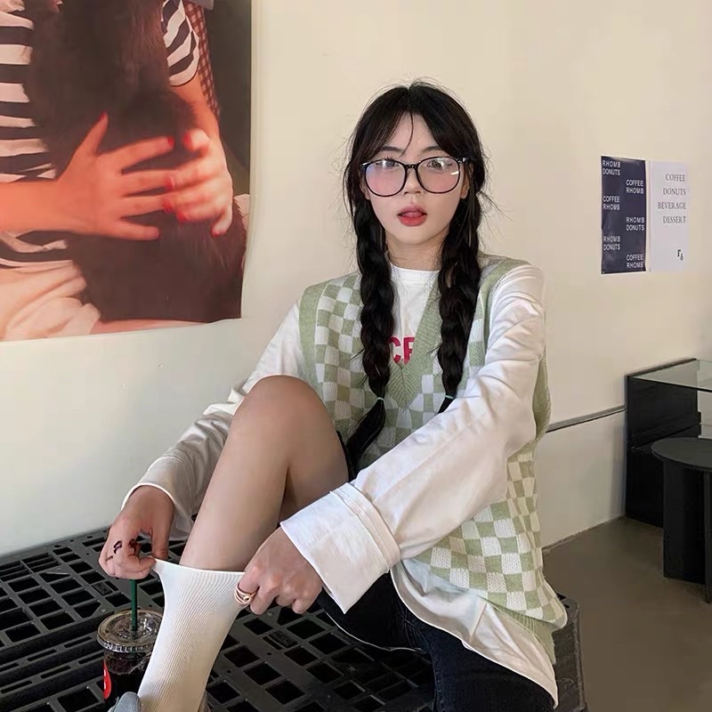 Áo Ghile Caro Form Rộng Như Hình Cổ V Màu Pastel Xinh Xắn