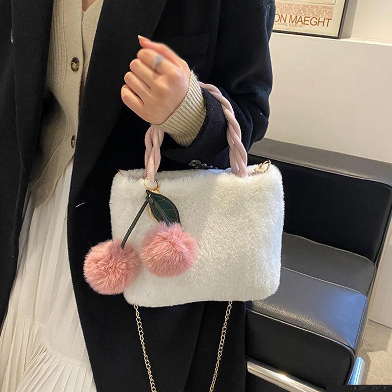 Túi đeo chéo lông giả hình quả cherry xinh xắn