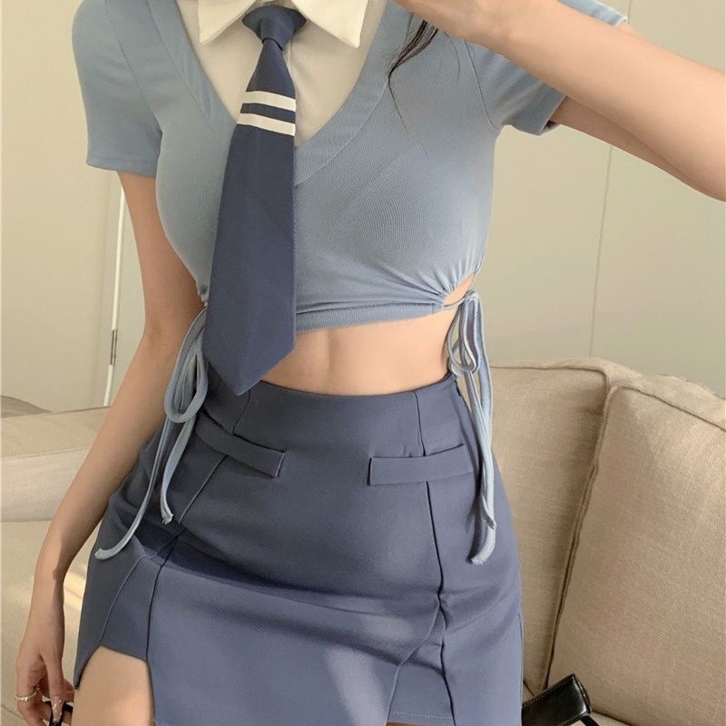 Set áo hở eo + chân váy ngắn phong cách Hàn Quốc JK ngọt ngào sang trọng thời trang cho nữ sinh 2024