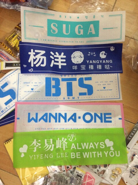 Banner cầm tay cổ vũ Suga Wanna One Dương Dương Lý Dịch Phong