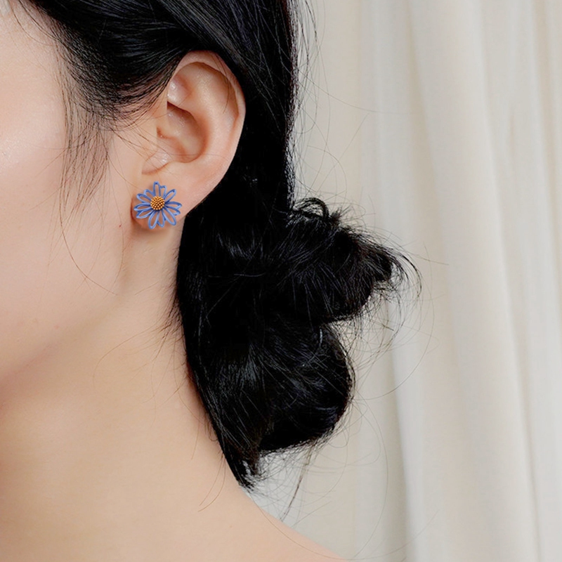 Daisy Flower Earrings For Women Asymmetric Korean Jewelry Small Flower Stud Earrings For Women Fashion Sweet Earring