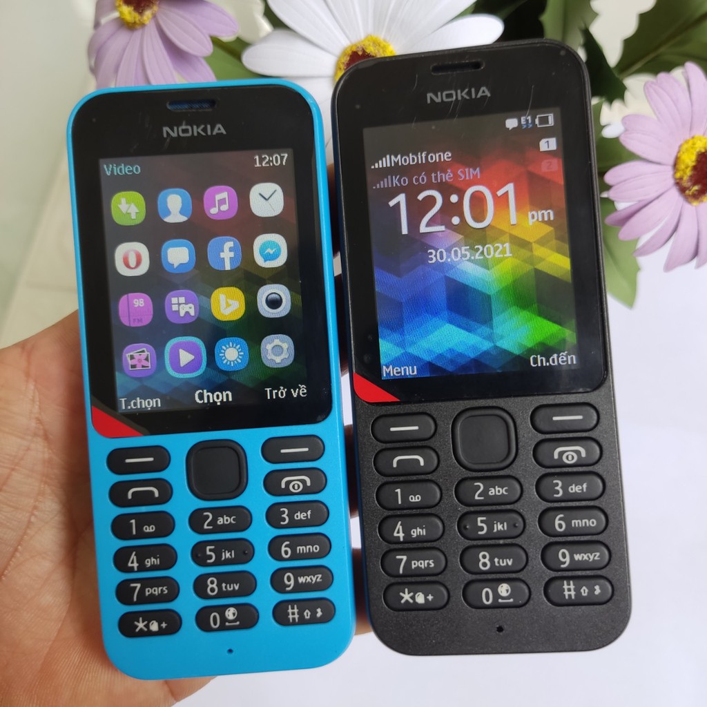 Điện thoại Nokia 215 Dual Sim, nghe nhạc, camera