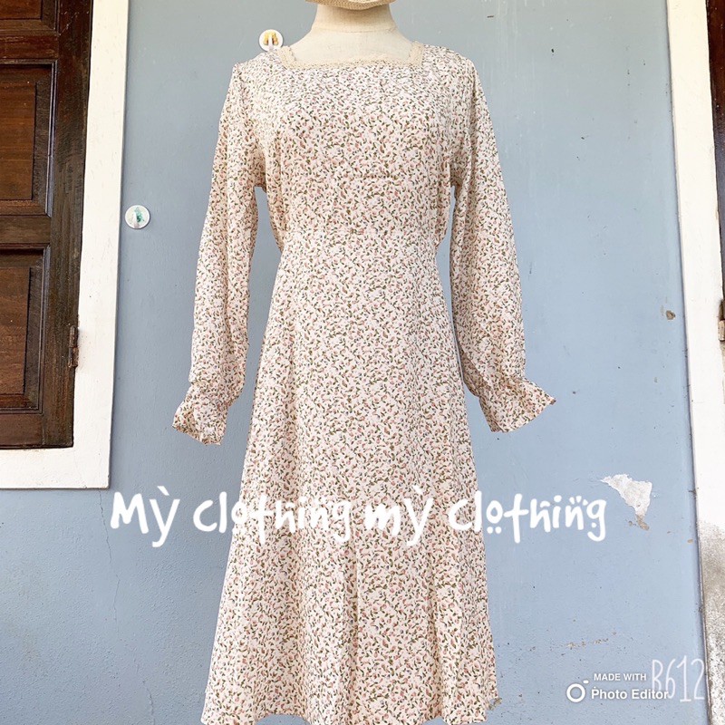 Váy hoa nhí cổ vuông có nút