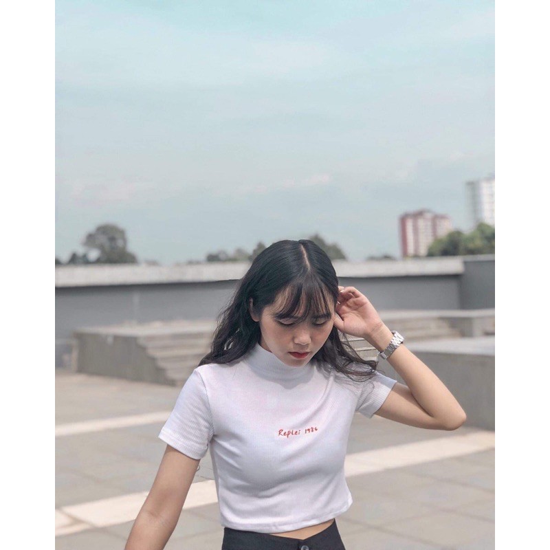 [ Mã WASTAPR giảm 10K đơn 50K] KA12 Áo croptop cao cổ thêu 1986 | BigBuy360 - bigbuy360.vn