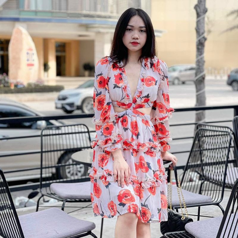 ẢNH THẬT - ĐẦM HOA CỔ V KHOÉT EO HỞ LƯNG | BigBuy360 - bigbuy360.vn