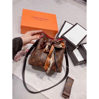 Mã túi lv rút fom dáng siêu nét [Hàng chuẩn ảnh 100% khách vui lòng không hỏi ảnh thật]