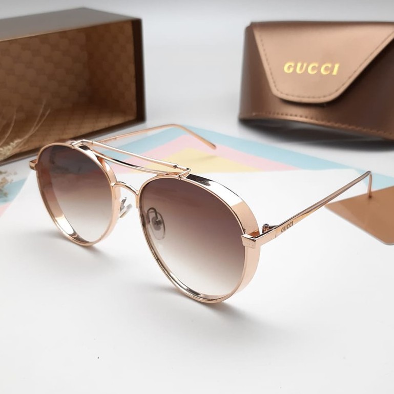 Kính Râm Nữ Gucci Big Bully Wg2158