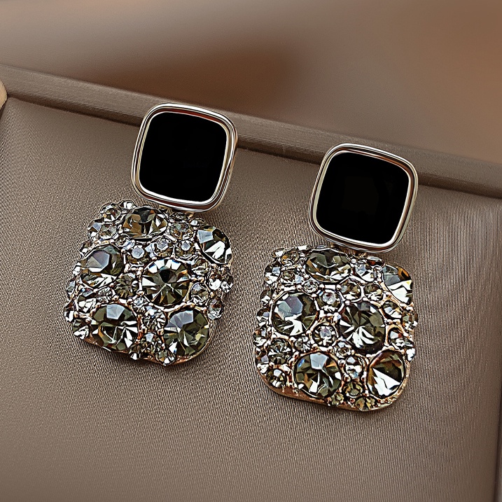 Khuyên Tai Nữ Đính Đá Sang Trọng