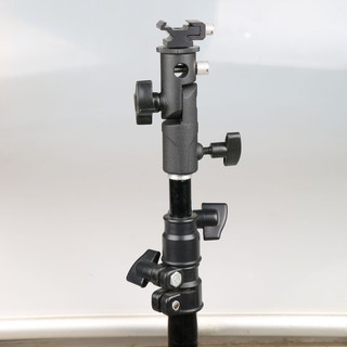 Đế đỡ đèn flash tốc độ cao
