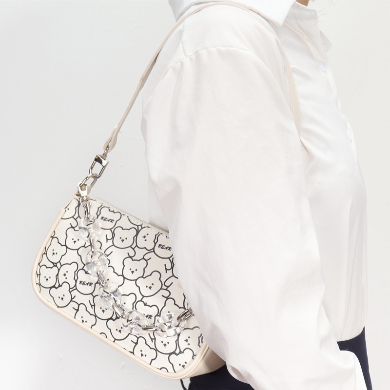 Túi đeo vai họa tiết graffiti phối dây xích acrylic thời trang